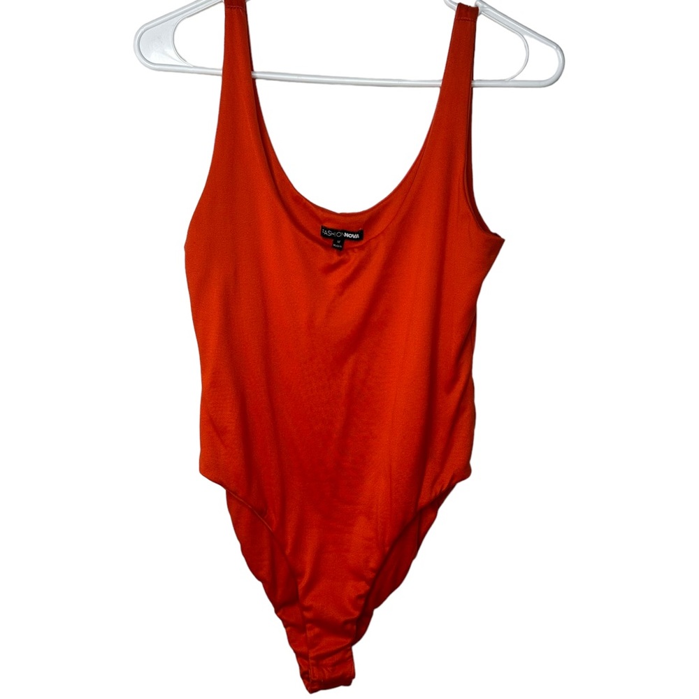 Fashion nova double lined orange bodysuit size M sleeveless